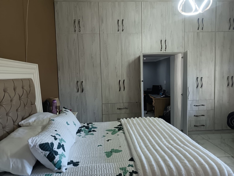 4 Bedroom Property for Sale in Kimberley North Northern Cape